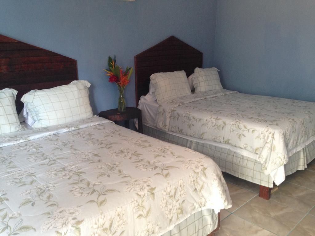La Delphina Bed And Breakfast Bar And Grill La Ceiba Zewnętrze zdjęcie
