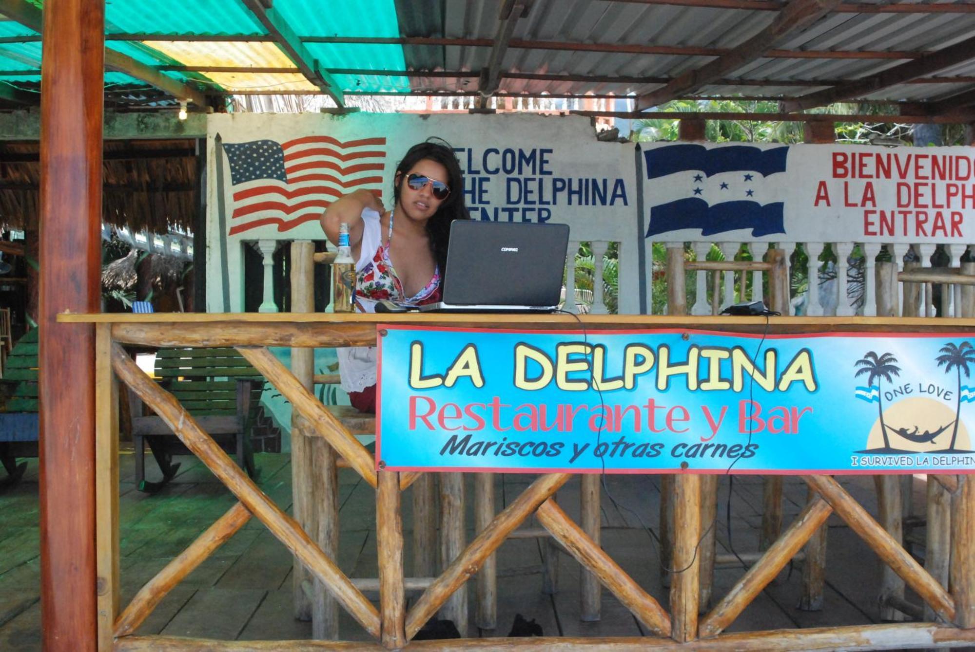 La Delphina Bed And Breakfast Bar And Grill La Ceiba Zewnętrze zdjęcie